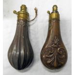 19TH CENTURY G & J.W. HAWKSLEY SHEFFIELD, COPPER BODIED POWDER FLASK WITH BRASS NOZZLE (20.