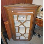 19TH CENTURY MAHOGANY WALL MOUNTED CORNER CABINET WITH ASTRAGAL GLAZED DOOR