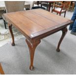 MAHOGANY PULL-OUT DINING TABLE ON QUEEN ANNE SUPPORTS