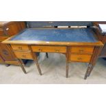 EARLY 20TH CENTURY WALNUT DESK WITH 5 DRAWERS AND TURNED SUPPORTS 130 CM WIDE