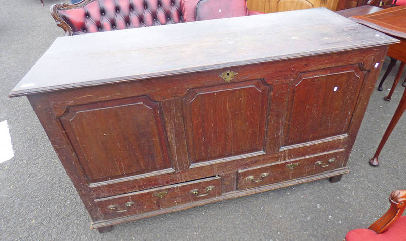 19TH CENTURY OAK MULE CHEST WITH 2 DRAWERS