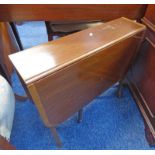 19TH CENTURY MAHOGANY DROP LEAF SUTHERLAND TABLE WITH DECORATIVE BOXWOOD INLAY