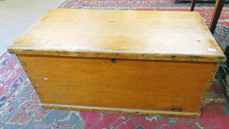 19TH CENTURY PINE KIST