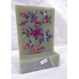 ORIENTAL GREEN HARDSTONE STAND WITH DIFFERENT COLOURED STONE DECORATION IN THE FORM OF BIRDS AND