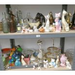 SELECTION OF ITEMS TO INCLUDE A BRASS HORSE AND CART, EMPTY ABERDEEN BOTTLES,