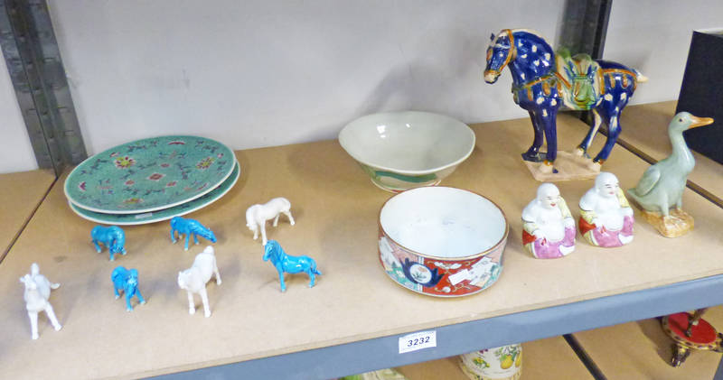 SELECTION OF ORIENTAL PORCELAIN TO INCLUDE HORSE ORNAMENTS, ORIENTAL BOWL DECORATED WITH A COCKEREL,