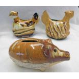 PAIR OF 19TH CENTURY PRESTONPANS CREAM POTTERY HEN MONEY BANK & 19TH CENTURY ALLOA POTTERY CREAM &