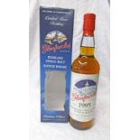 1 BOTTLE GLENFARCLAS 18 YEAR OLD SINGLE MALT WHISKY, DISTILLED 1995 CHRISTMAS BOTTLING - 700ML,