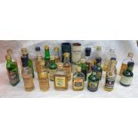 SELECTION OF VARIOUS SINGLE MALT WHISKY MINIATURES INCLUDING TOBERMORY, GLENFIDDICH,
