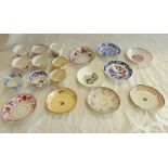 SELECTION OF 9 18TH AND EARLY 19TH CENTURY ENGLISH PORCELAIN CUPS AND SAUCERS ON 1 SHELF