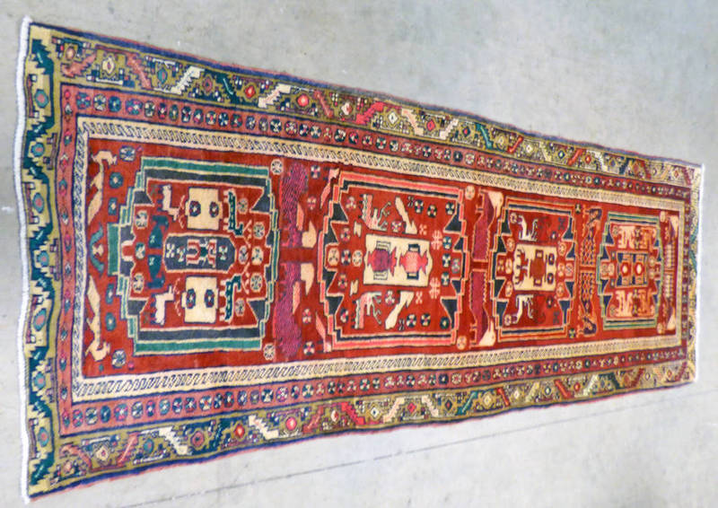 PERSIAN MISHKIN RUNNER WITH LARGE MEDALLION DESIGN 272 X 110CM