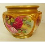 EARLY 20TH CENTURY ROYAL WORCESTER BOWL DECORATED WITH ROSES - 11 CM TALL