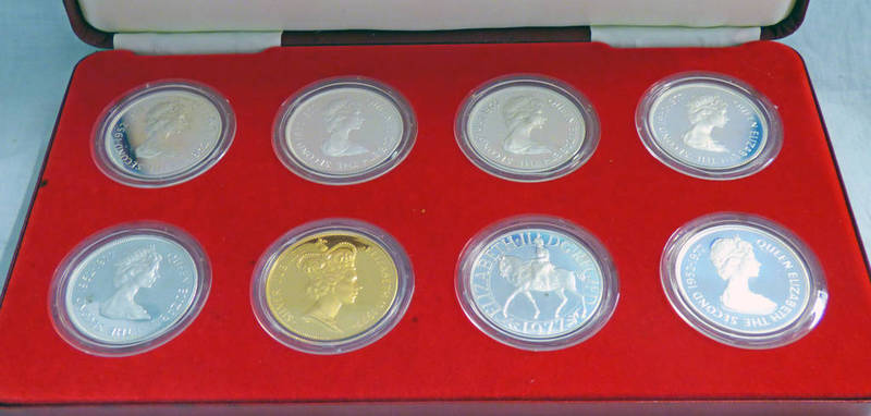 8 1977 SILVER PROOF JUBILEE CROWNS FROM VARIOUS COMMONWEALTH COUNTRIES IN POBJOY CASE