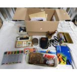 BOX OF ART SUPPLIES TO INCLUDE PENS, CARVING TOOLS, WATERCOLOURS, SKETCH PADS,