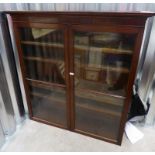 EARLY 20TH CENTURY MAHOGANY BOOKCASE WITH 2 GLASS PANEL DOORS 136.