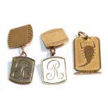 A pair of 9 carat gold cufflinks, engraved with an 'R', chain linked; and a yellow metal pendant,