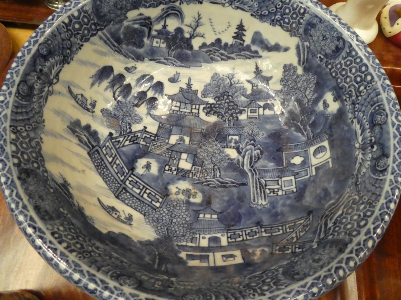 An 18th century Chinese painted bowl; another Chinese bowl; and a Chinese vase - Image 11 of 12