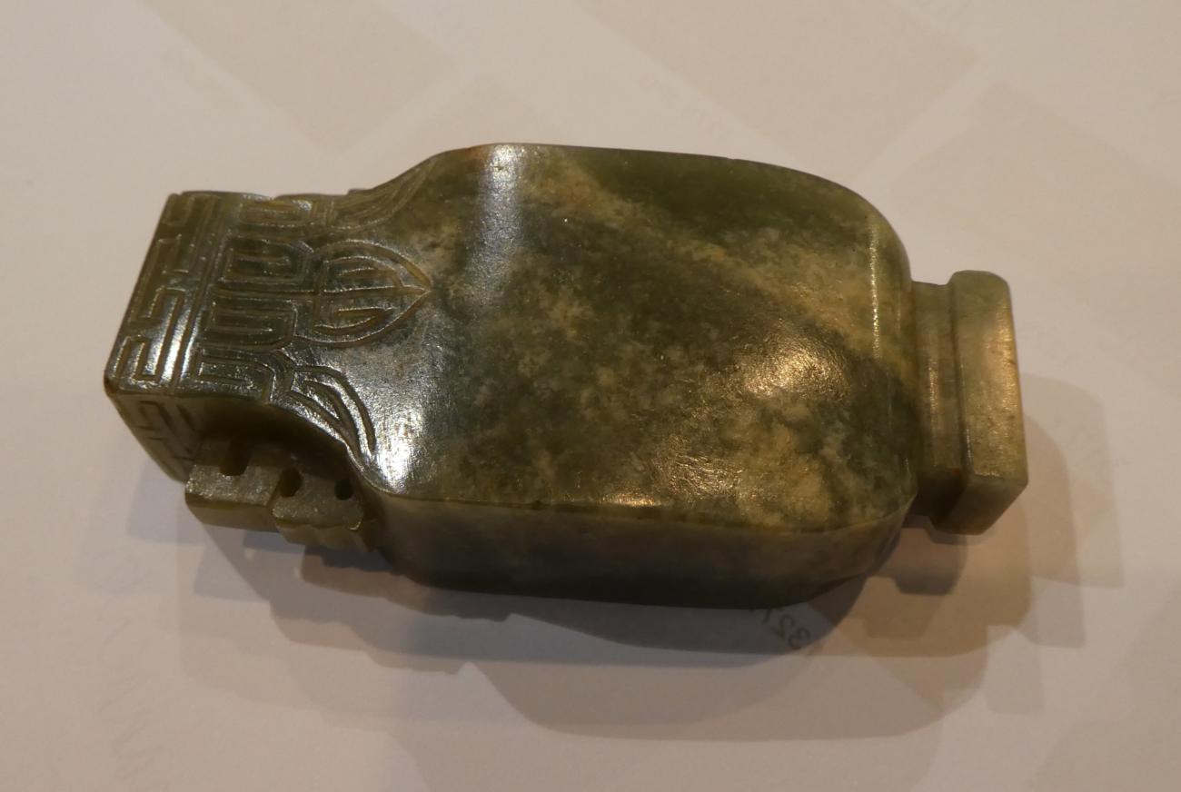 A Chinese jade miniature vase; archers jade ring; four 19th/20th century bird feeders; jade - Image 3 of 7