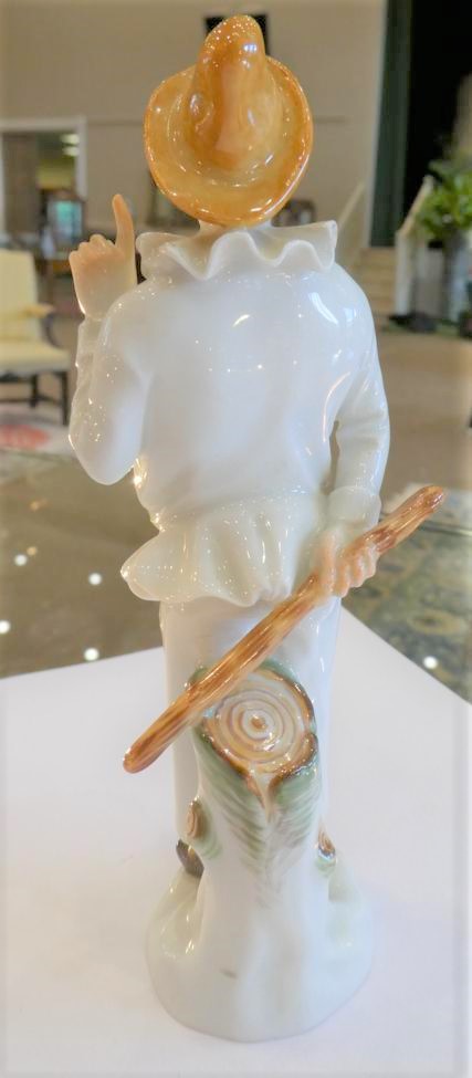 A Meissen Porcelain Figure of Pulcinella, 20th century, standing wearing a brown hat holding a - Image 5 of 7