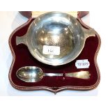 A silver quaiche and spoon in fitted case, the Goldsmiths and Silversmiths Co. Ltd., London, the