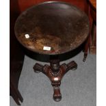 An early 19th century mahogany tripod table, manner of GillowsTable top with chips, scratches and