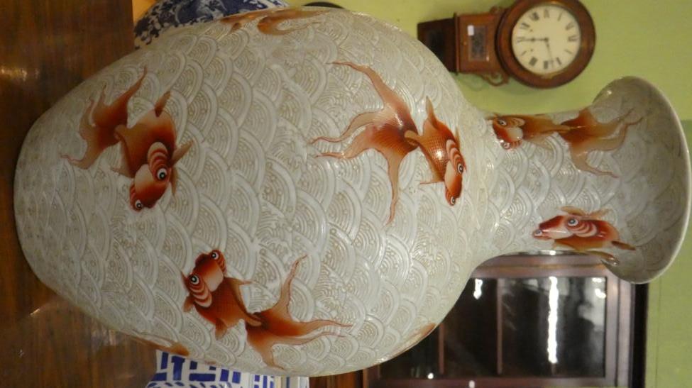 A Chinese porcelain carved vase decorated with fish - Image 2 of 7