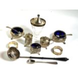 A mixed lot of silver, including: a pair of Victorian silver salt-cellars, by Robert Hennell,