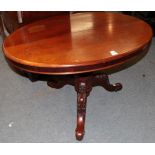 A Victorian mahogany oval breakfast table, diameter 114cm