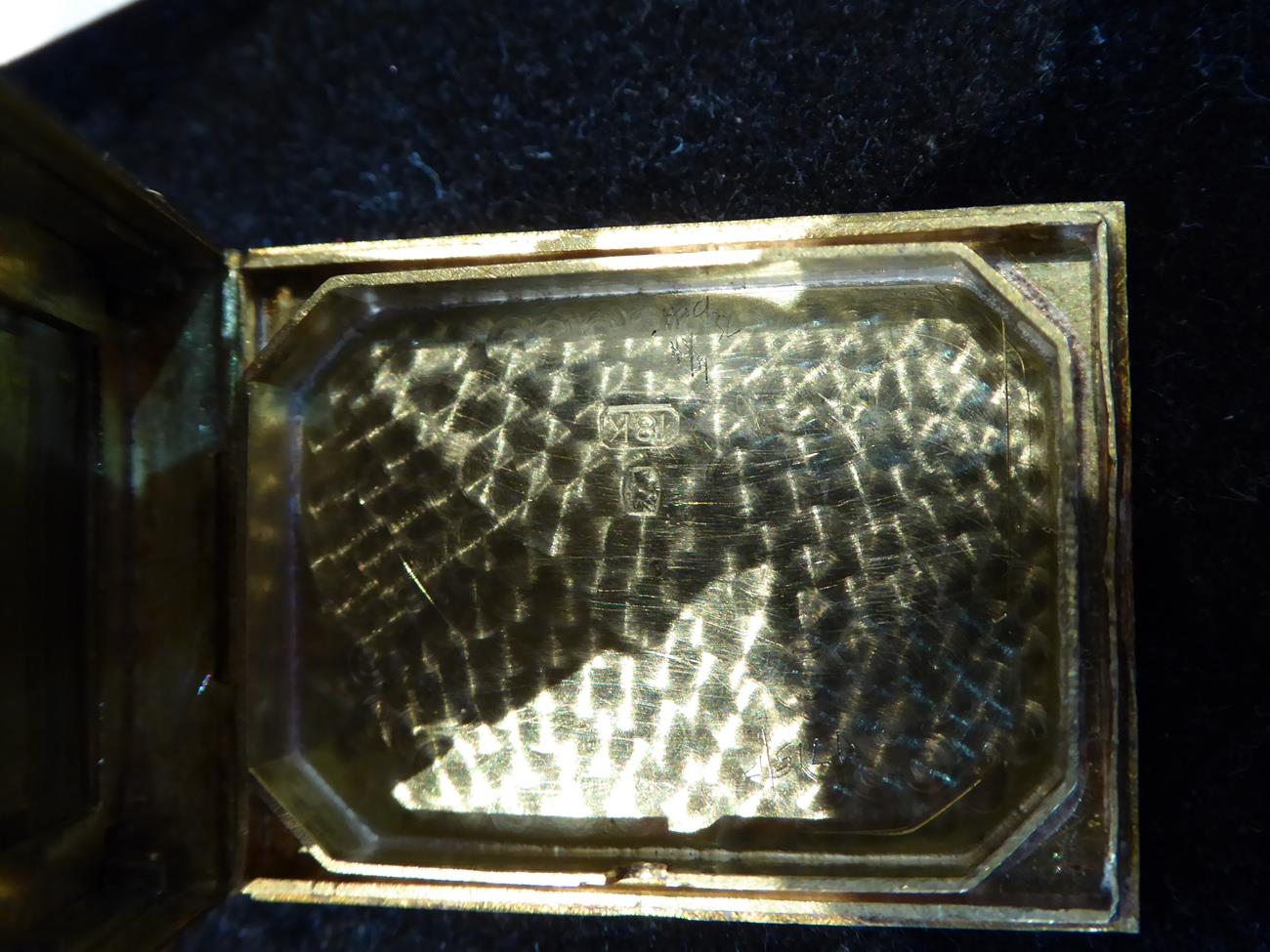 An Unusual Art Deco 18ct Gold Flip Top Rectangular Wristwatch, signed Longines, circa 1927, (calibre - Image 7 of 9
