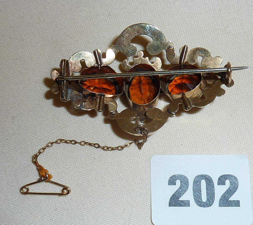 Victorian pinchbeck brooch set with three citrines - Image 2 of 2