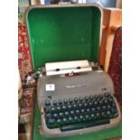 1930s/40s Remington Quiet Riter typewriter in case