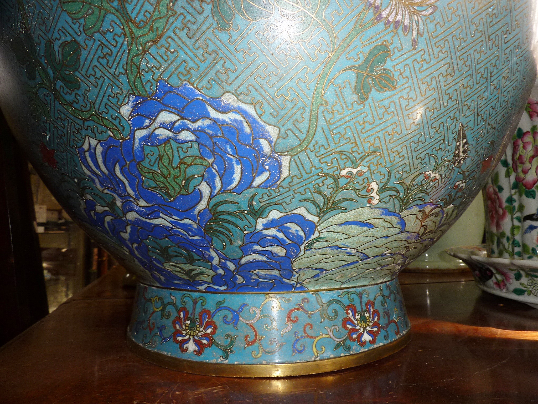19th c. large Chinese cloisonne vase, 71cm (with some areas of re-touching) - Image 3 of 8