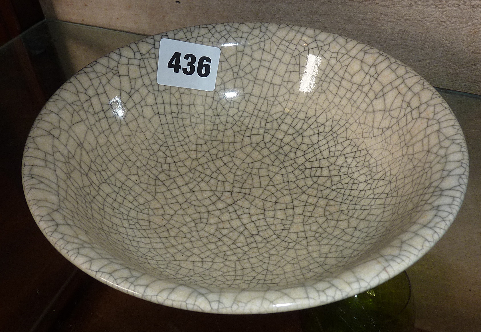 Chinese porcelain crackle ware bowl (small hairline to rim)