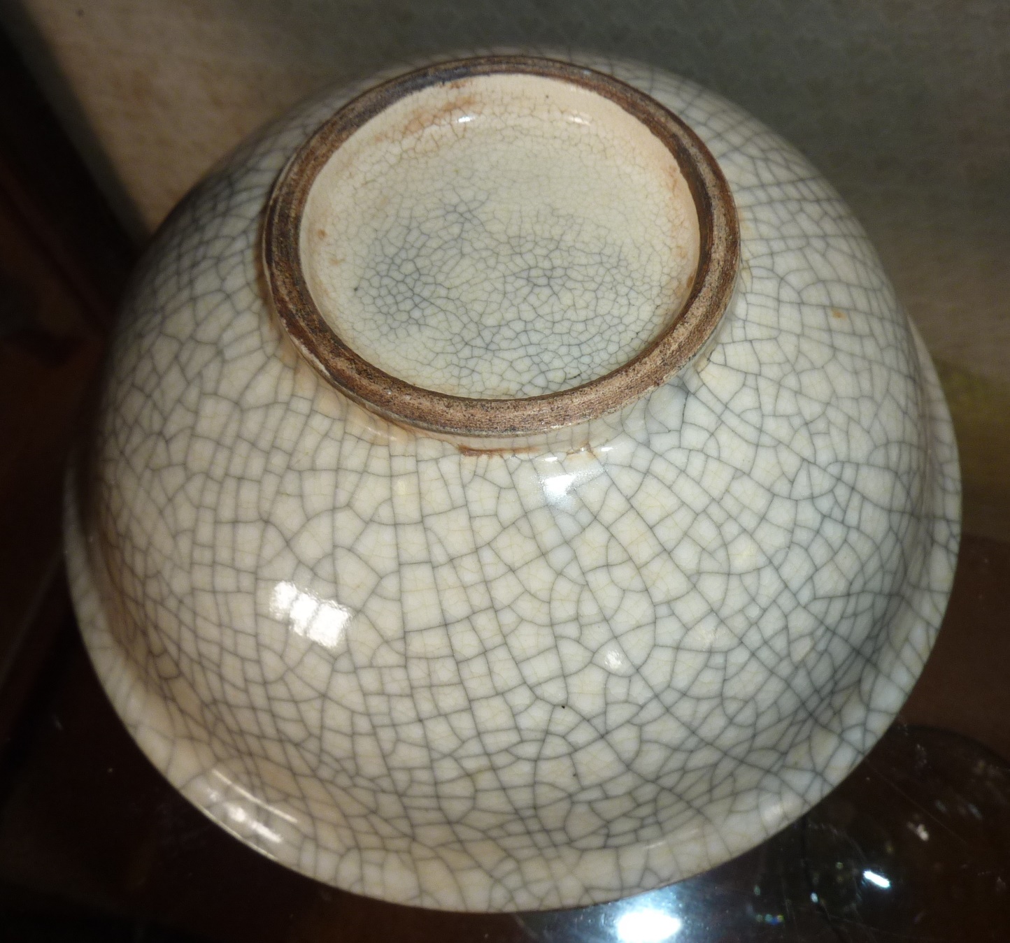 Chinese porcelain crackle ware bowl (small hairline to rim) - Image 2 of 4