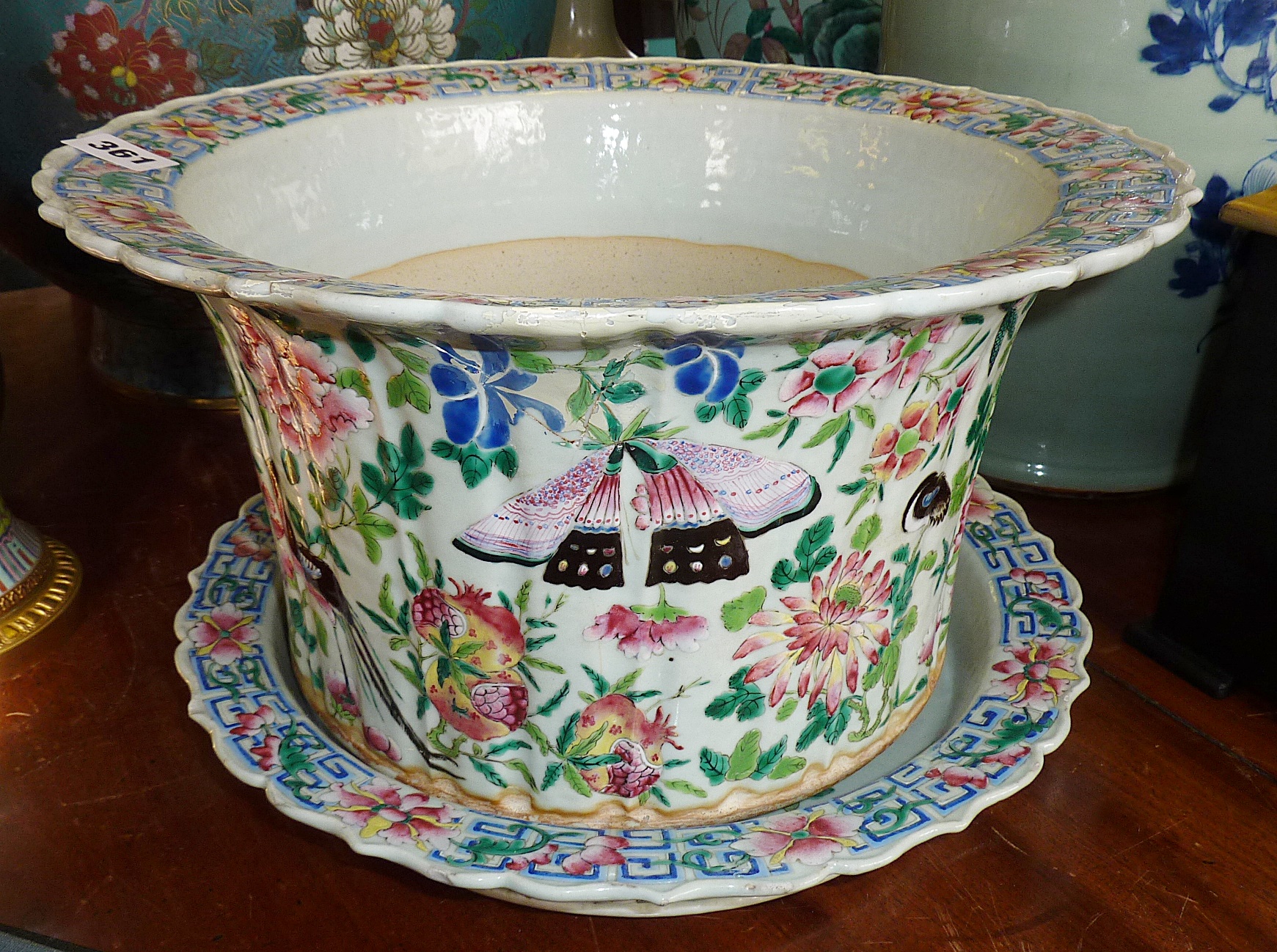 Large 19th c. Chinese Canton fluted jardiniere on stand, 37cm diameter (A/F)