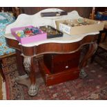 Victorian mahogany Duchess washstand with shaped marble top on carved cabriole legs above platform