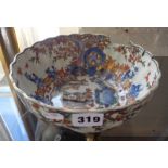 Chinese Imari bowl with figures decoration (broken)
