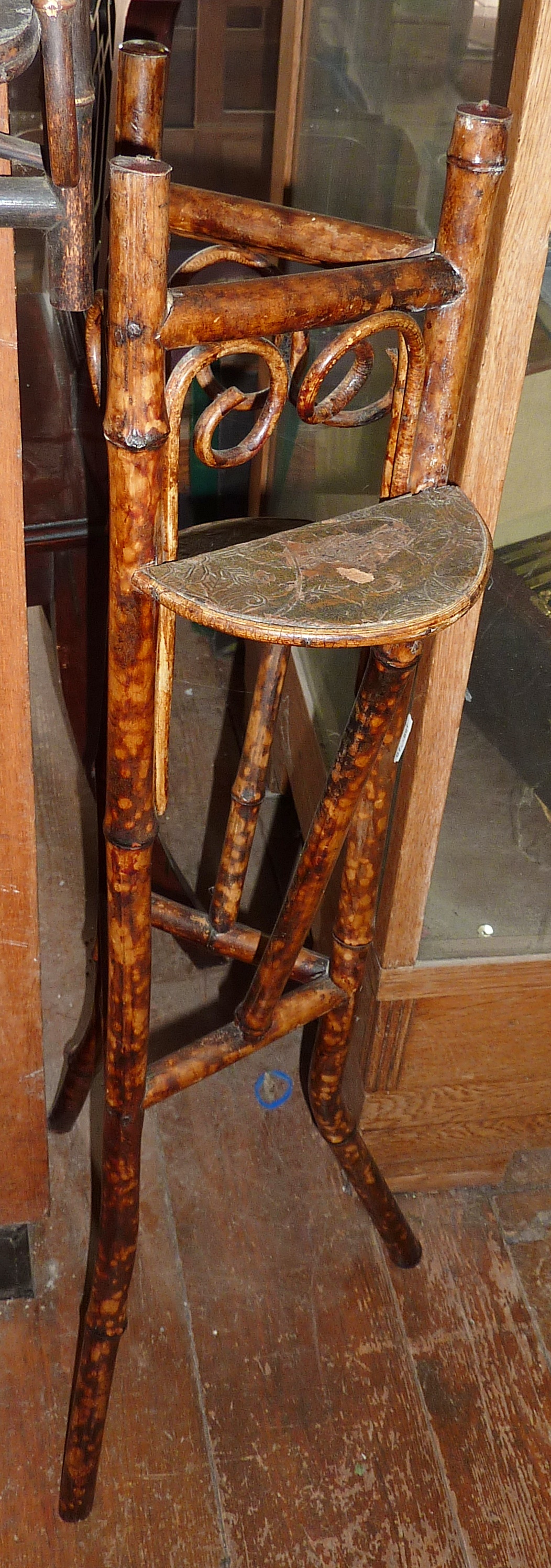 1920's lacquer and bamboo hanging Oriental wall shelves together with similar plant stand - Image 2 of 2