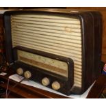 A Defiant bakelite radio