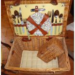 Basket picnic hamper