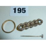 9ct gold wedding band and a suffragette-type 9ct gold chain brooch with broken pin, approx 5g