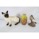 A good lot to include Royal Doulton figurine a Siamese cat approximately 16,5 cm height,