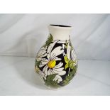 Moorcroft Pottery - a Moorcroft Pottery vase in the Phoebe pattern approx 20cm (h) Est £100 - £120