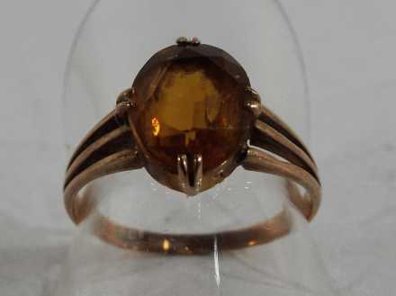 A lady's stone set ring marked 9ct, size P. approximately 2.3 g (all in). - Image 2 of 3