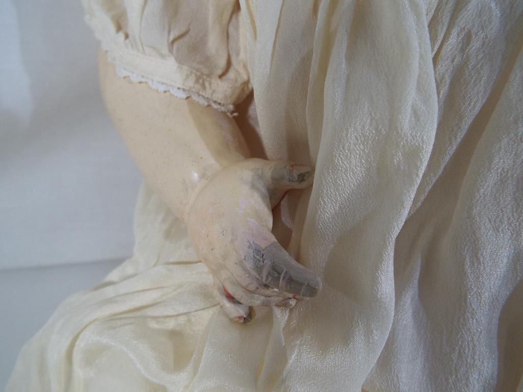 Kammer & Reinhardt - a bisque headed dressed doll by Kammer & Reinhardt with sleeping glass eyes, - Image 3 of 6