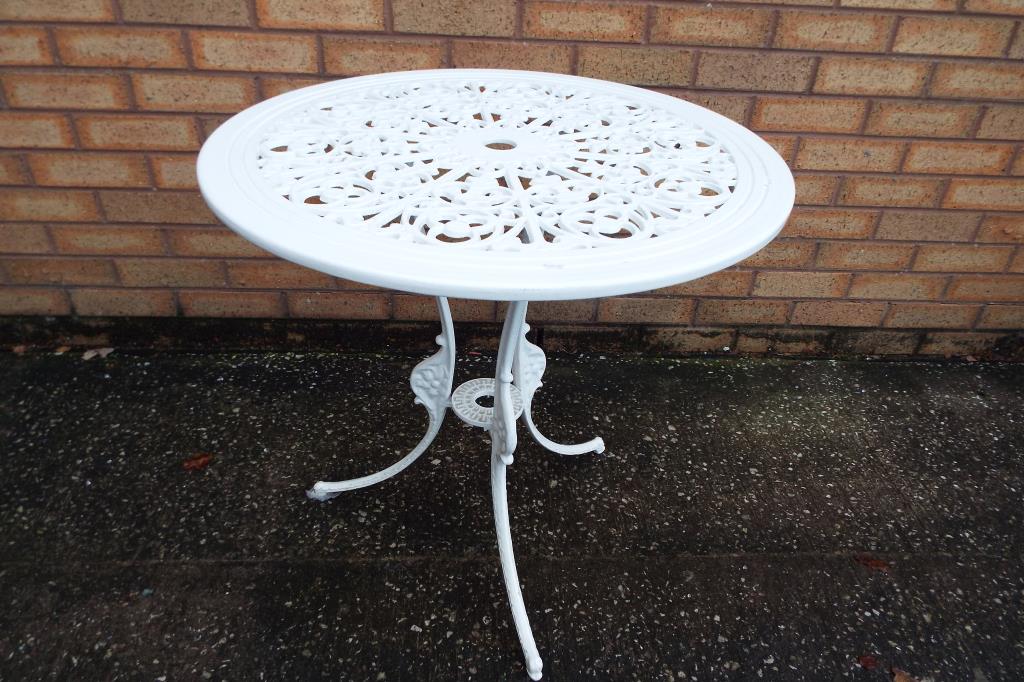 A white painted wrought iron circular garden table, - Image 2 of 4