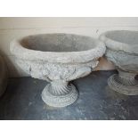 Garden - a squat reconstituted stone planter on stand Est £40 - £60 This lot MUST be paid for and