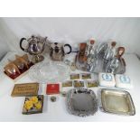 A mixed lot of collectables to include ceramics, glassware,