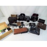 Photography - a quantity of vintage photographic equipment to include Kodak, Fujica 350 Zoom,