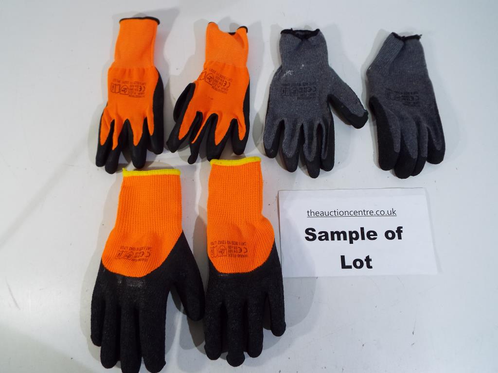Unused Retail Stock - a quantity of rubber palm coated work gloves Est £20 - £40 - Bild 2 aus 2